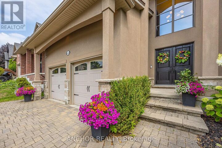 Property Photo: 646 Redtail Trail ON N6H 5X7