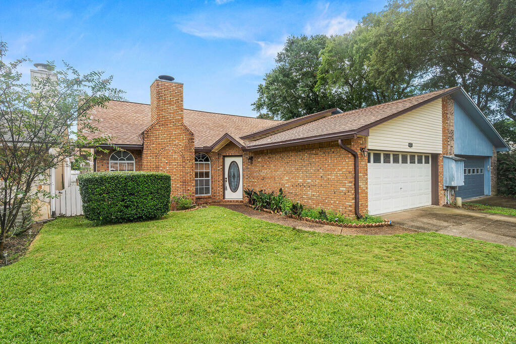 Property Photo:  851 Holbrook Circle  FL 32547 