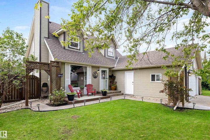 Property Photo: 197 Greenwood Drive AB T7X 1Z1