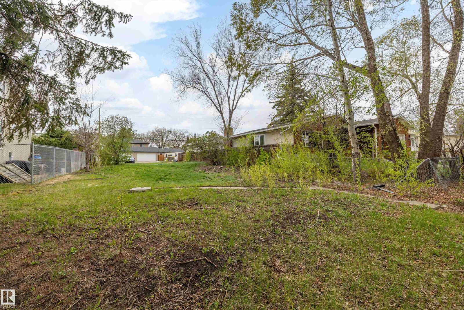 Property Photo:  12128 80 Street NW  AB T5B 2P1 