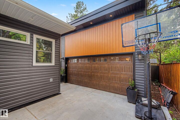Property Photo: 162 Mission Avenue AB T8N 2C7