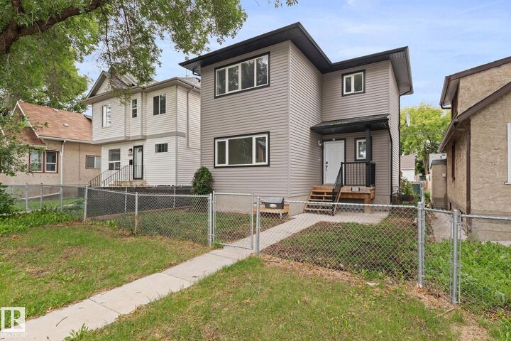 10825 93 Street NW — photo 1