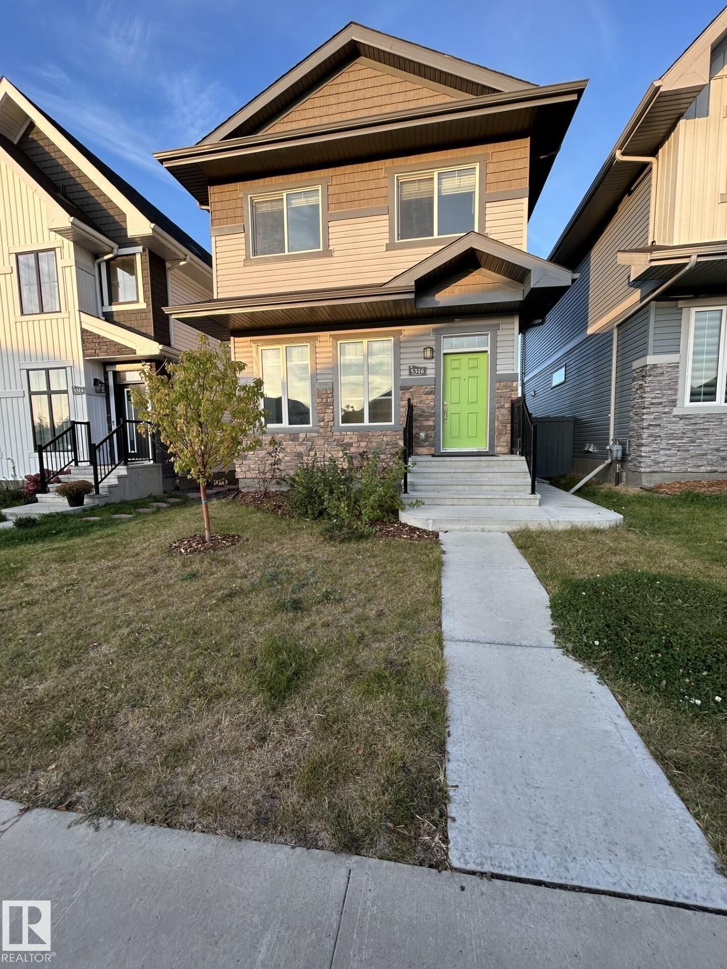 Property Photo:  5316 Godson Point(E) NW  AB T5T 4P8 