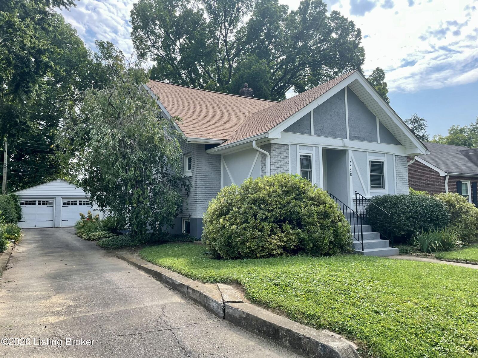 Property Photo: 3025 Beaumont Rd KY 40205