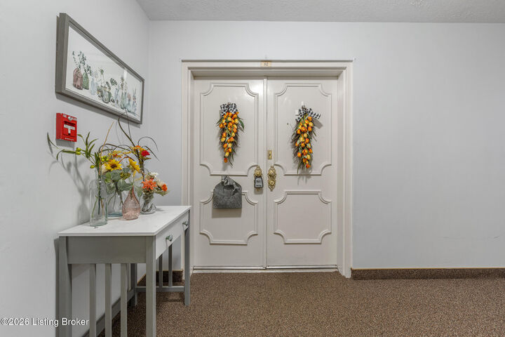 Property Photo: 3030 Breckenridge Ln Apt 112 KY 40220