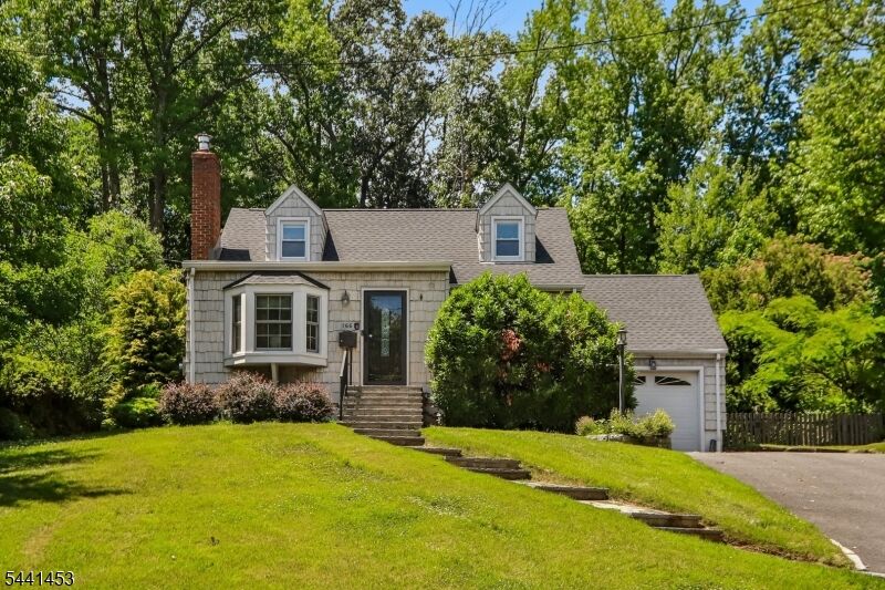 Property Photo:  1661 Ramapo Way  NJ 07076 