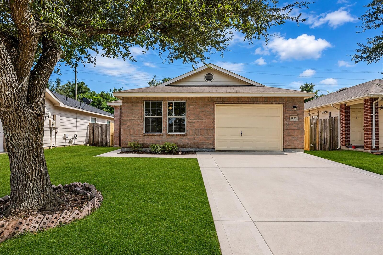 Property Photo: 5239 Roth Forest Lane TX 77389