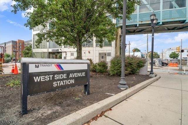 Property Photo:  389 Virginia Ave 2  NJ 07304 