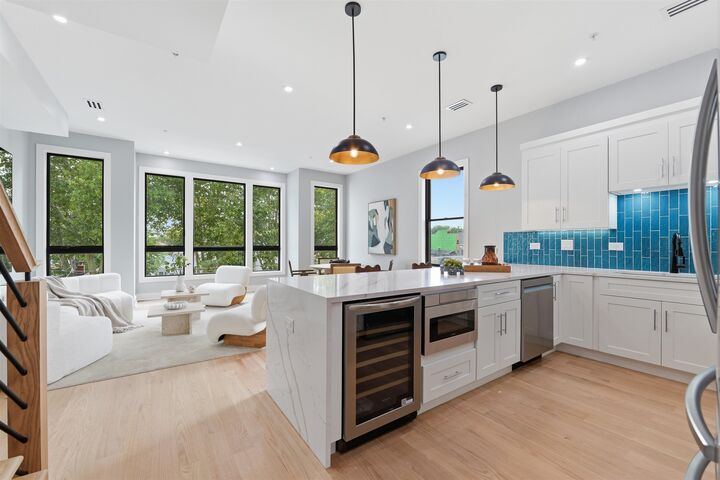 Property Photo:  389 Virginia Ave 3  NJ 07304 