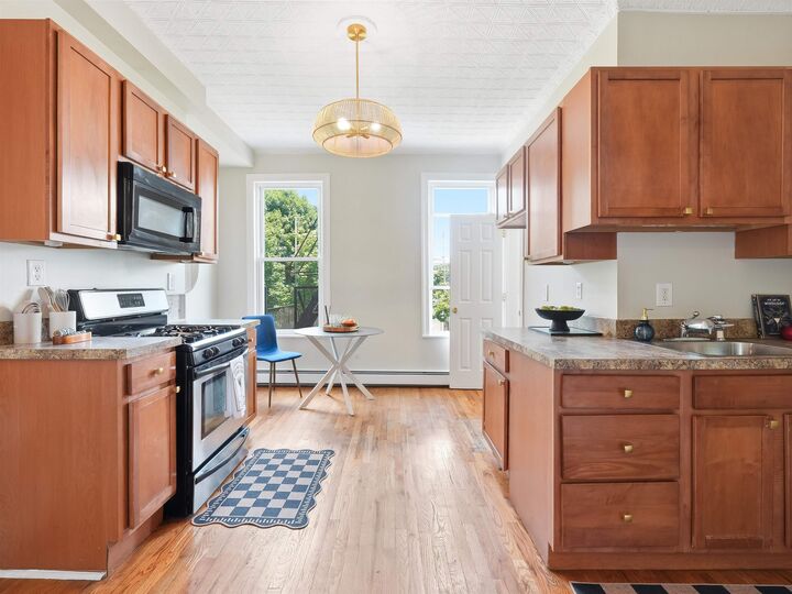 Property Photo:  198 Bowers St 2  NJ 07307 
