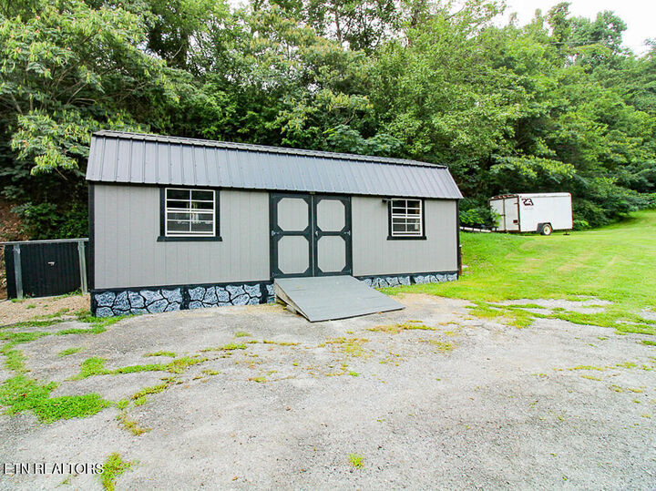 Property Photo: 3229 Lost Branch Rd TN 37862