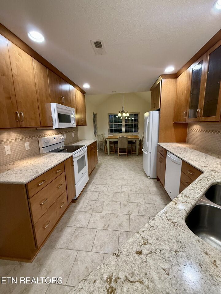 Property Photo: 1623 Chenoweth Circle TN 37909