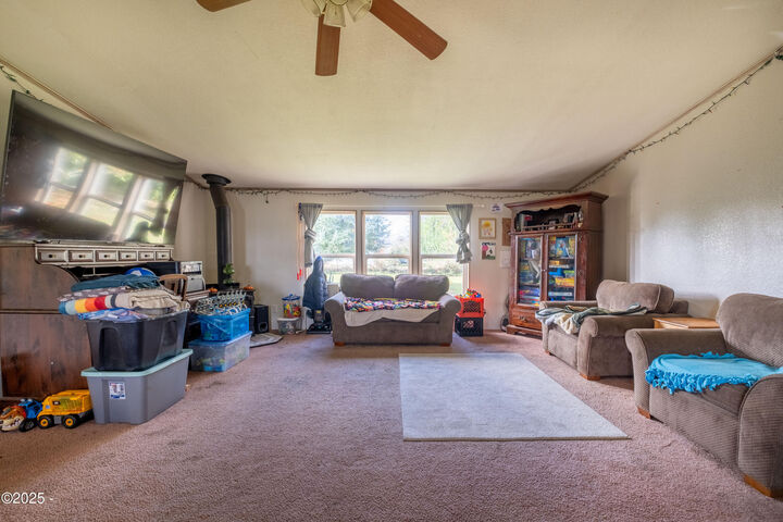 Property Photo:  373 NW B Street  OR 97380 
