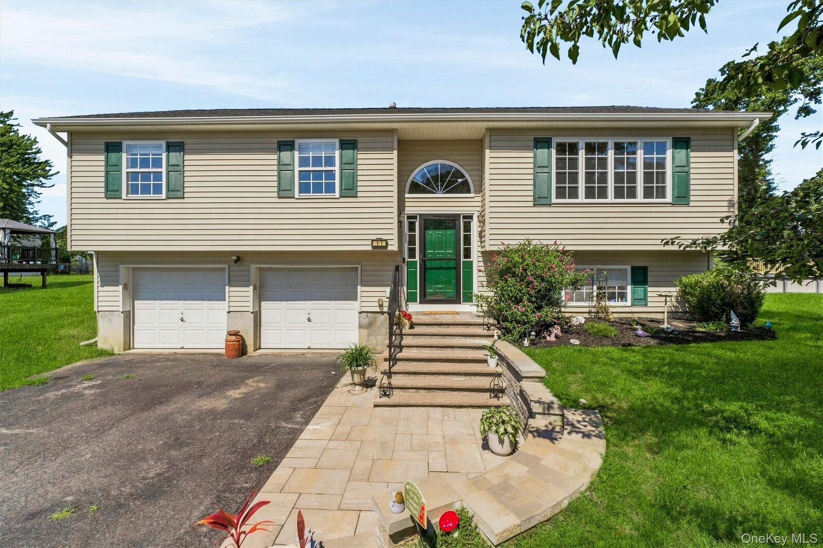 Property Photo:  17 Princeton Drive  NY 12586 