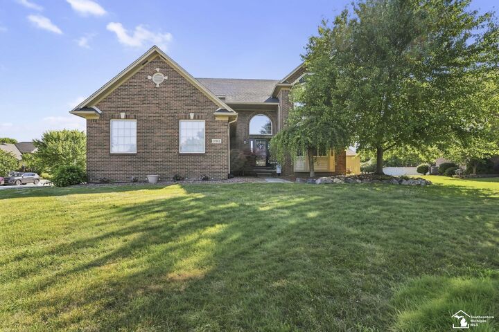 Property Photo:  27012 Mary  MI 48134 