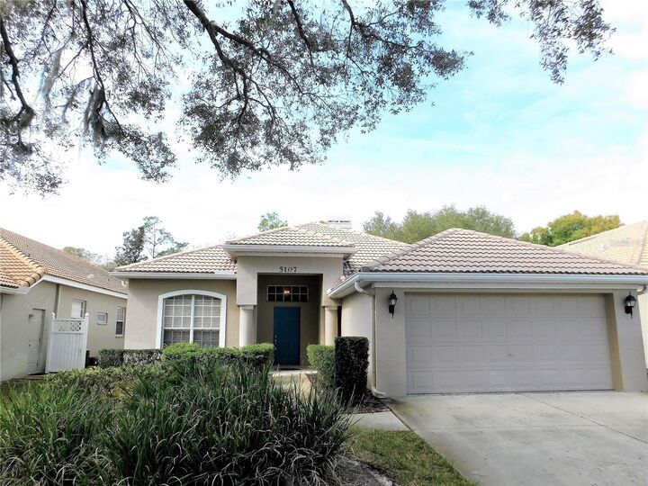 Property Photo:  5107 Pinnacle Drive  FL 34677 