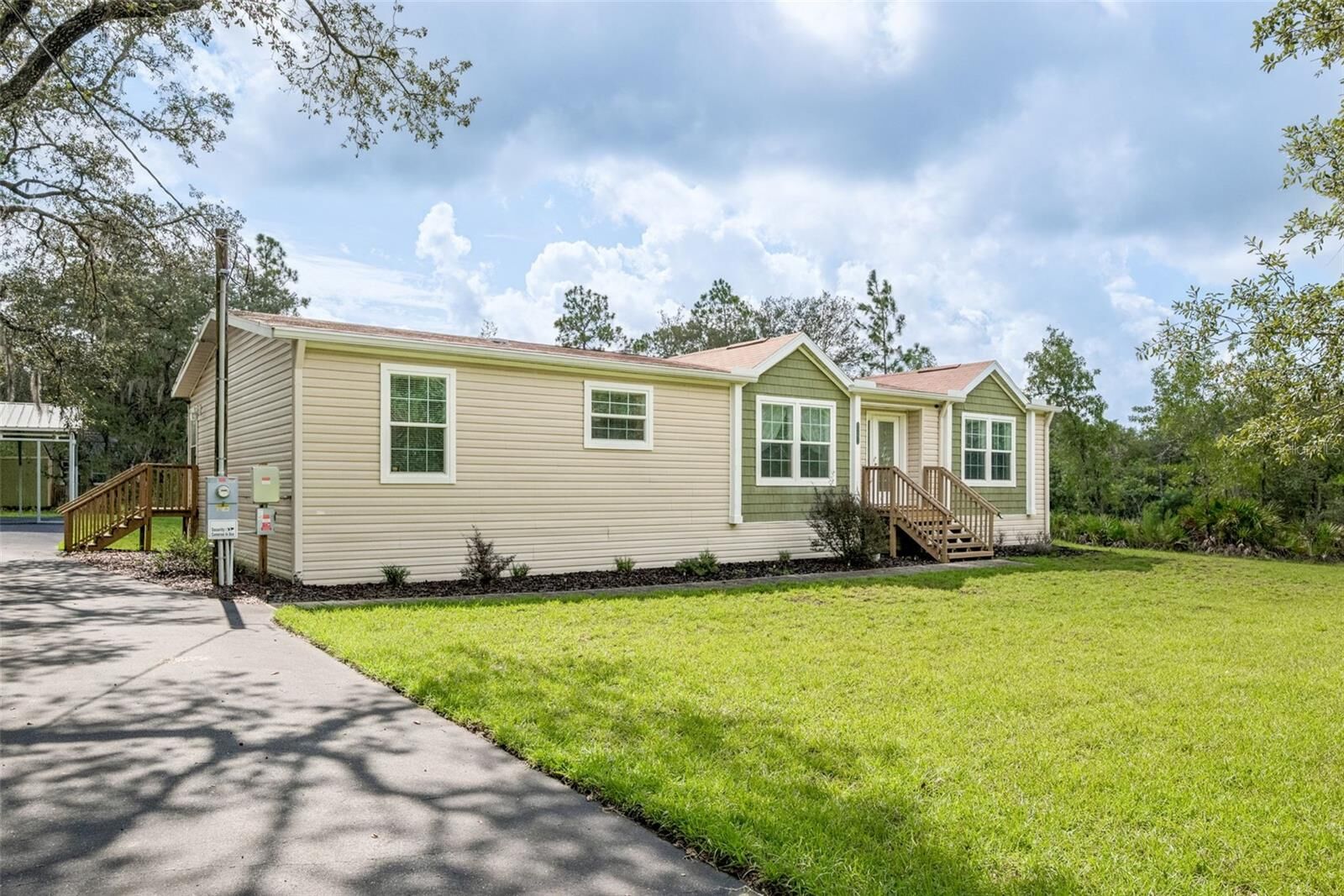 Property Photo: 8261 NE 118th Terrace FL 32621