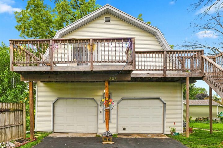 Property Photo:  203 3rd Street NW  IA 50247 