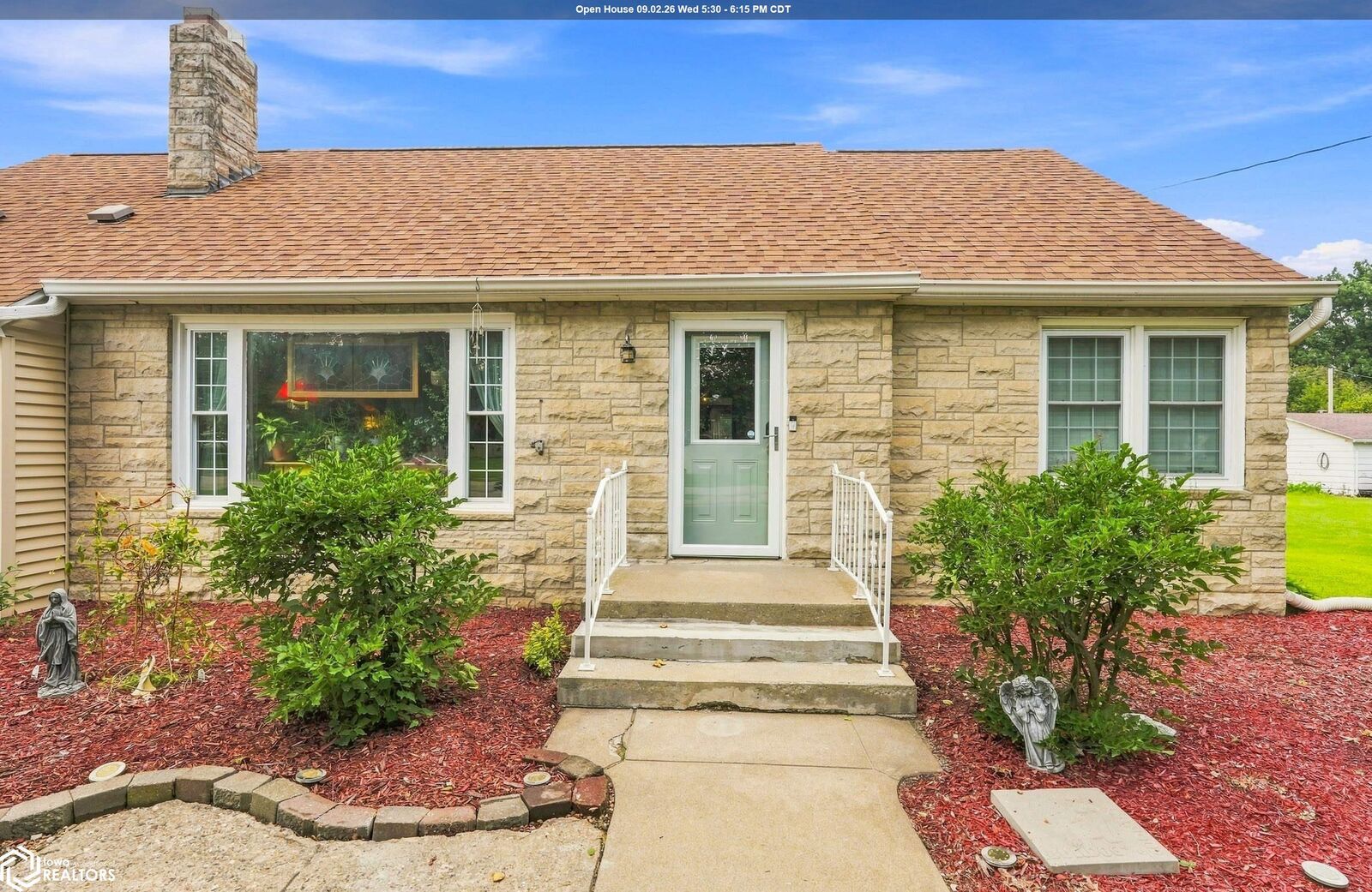 Property Photo:  715 Pine Street  IA 52637 