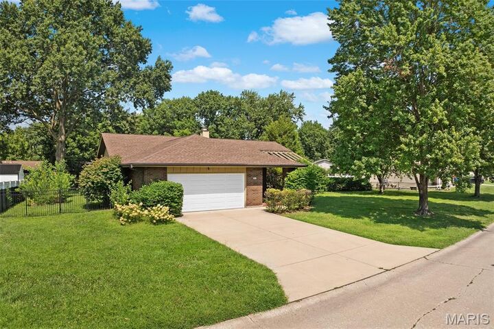 Property Photo:  3317 Princeton Drive  IL 62040 