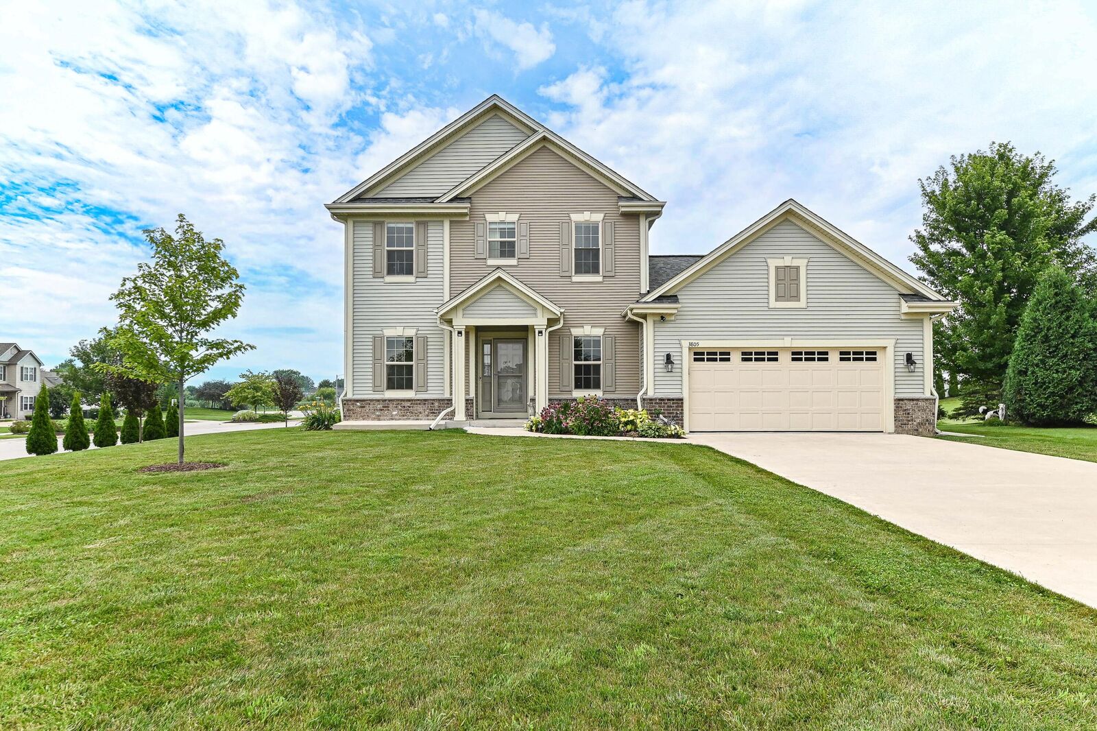 Property Photo:  3805 Yates Dr  WI 53406 