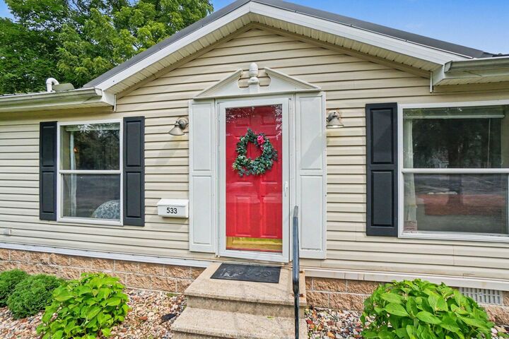 Property Photo:  533 Humphrey Street  MI 49090 