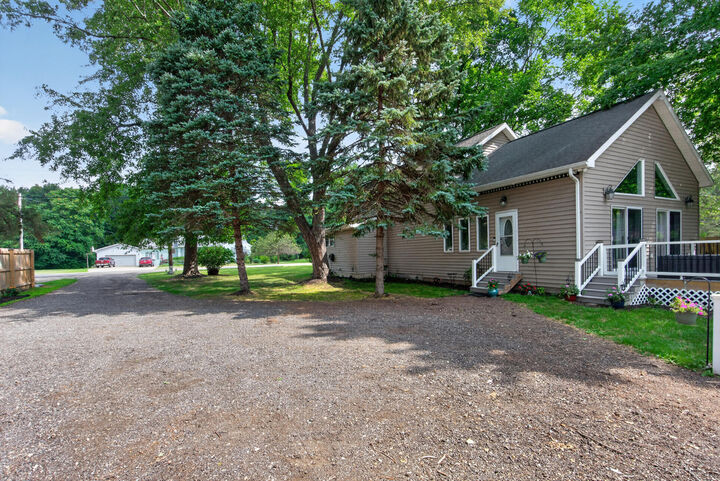 Property Photo: 1113 Napoleon Road MI 49201