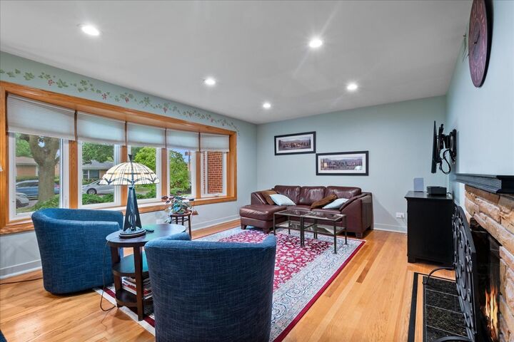 Property Photo: 3805 W Jarlath Street IL 60712