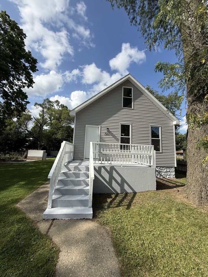 Property Photo:  505 Strong Avenue  IL 60433 
