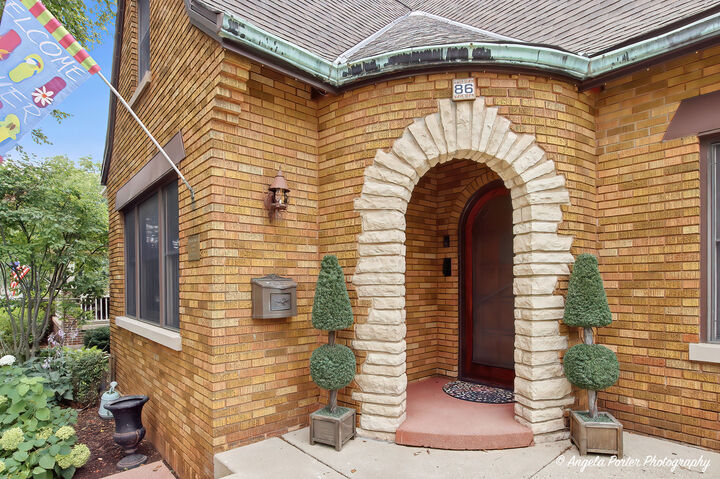 Property Photo:  86 Dole Avenue  IL 60014 