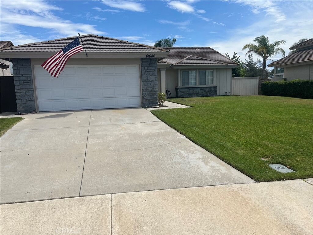 Property Photo:  41646 Avenida De La Reina  CA 92592 