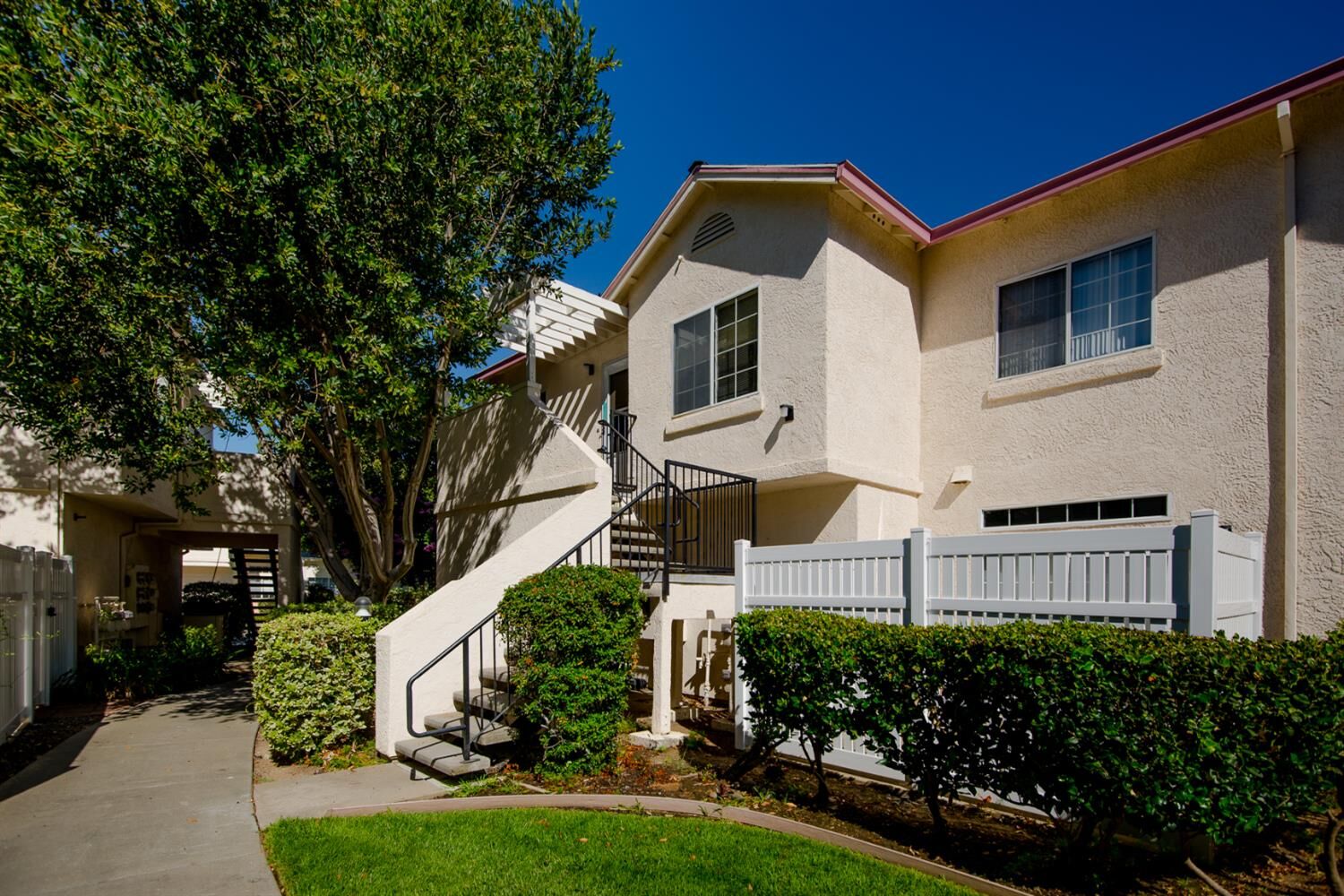 Property Photo:  1045 Greene Terrace  CA 95618 