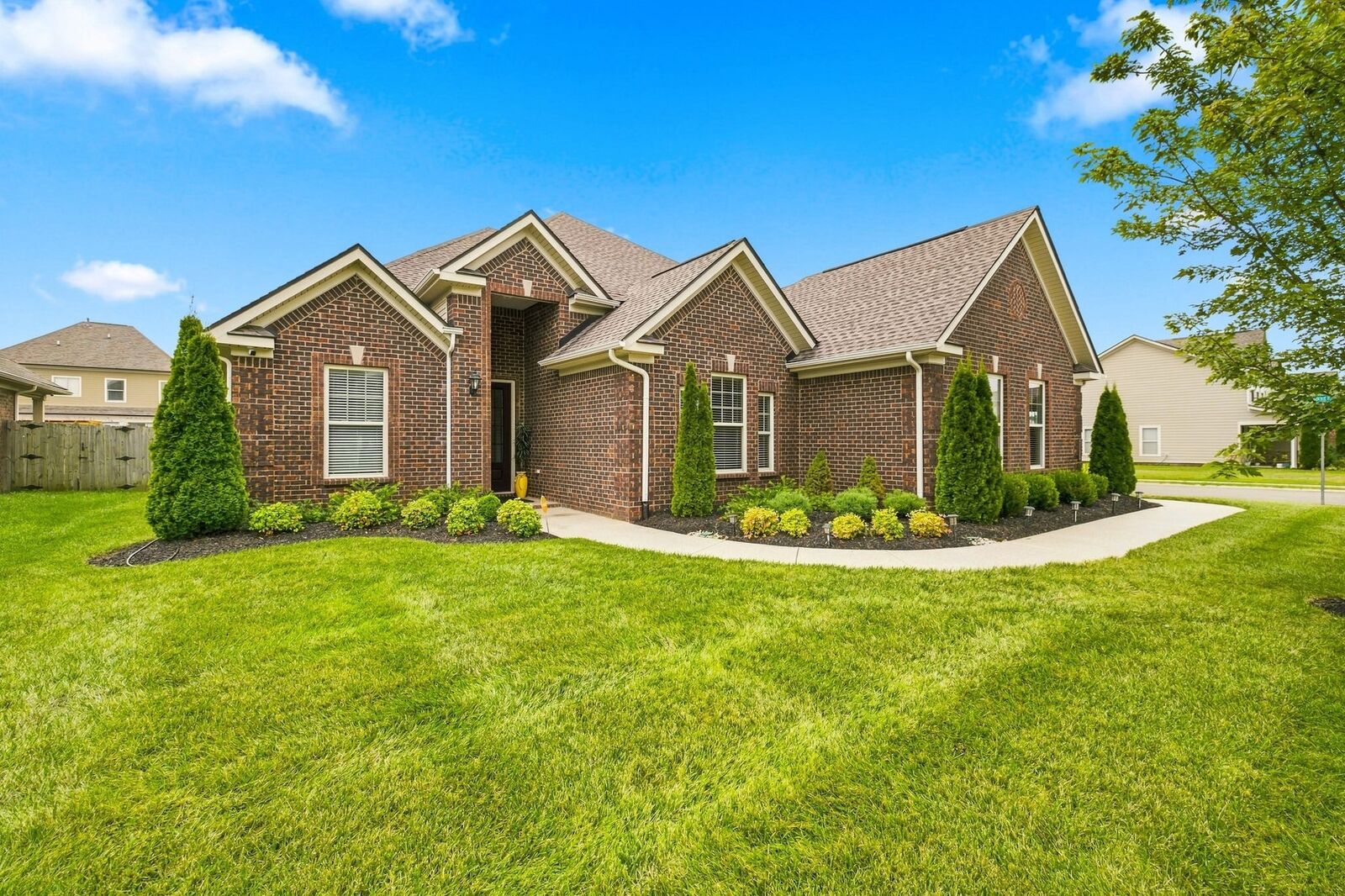 Property Photo: 4757 Kingdom Dr TN 37128