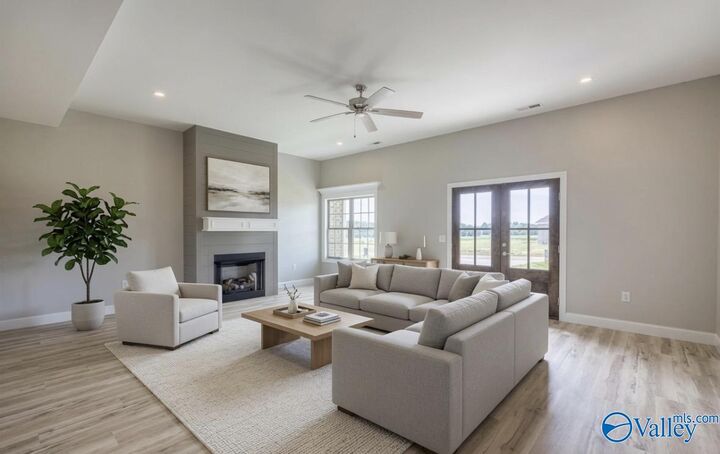 Property Photo:  251 Hummingbird Way  AL 35645 