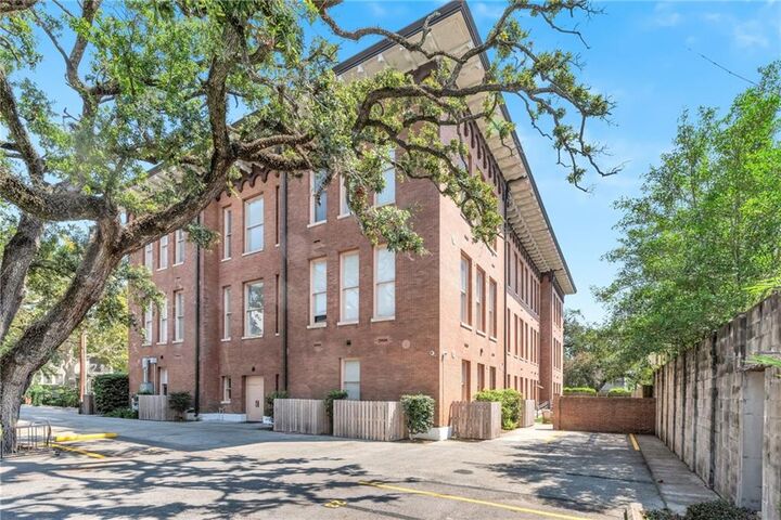 Property Photo: 3601 Camp Street 302 LA 70115