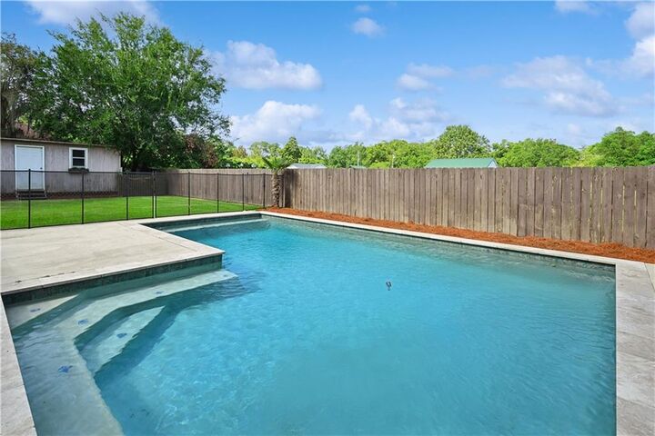 Property Photo: 230 Oak Lane LA 70448