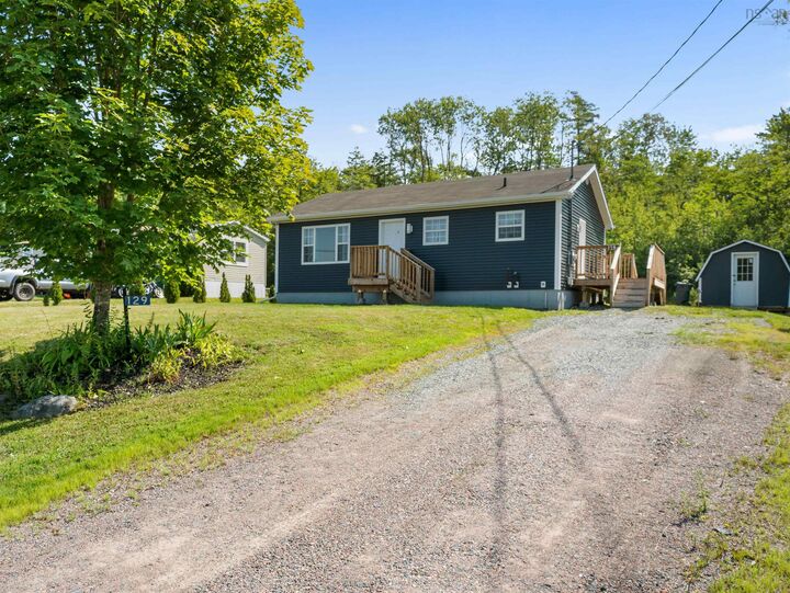 129 Jeffery Lambert — photo 1