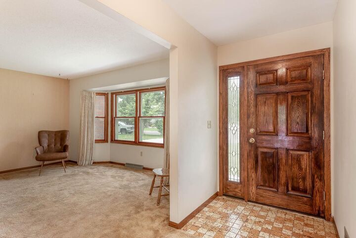 Property Photo:  1833 Crestview Drive  MN 56073 