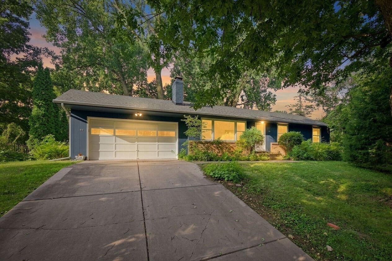 Property Photo: 148 Ridgeview Lane MN 55391