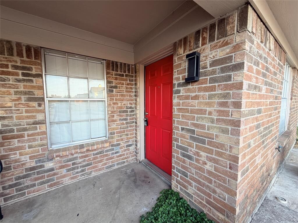 Property Photo: 5804 Tinsley Drive TX 76017