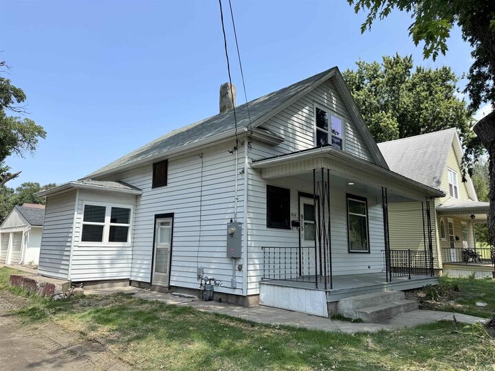 Property Photo: 915 21st Street IA 51104