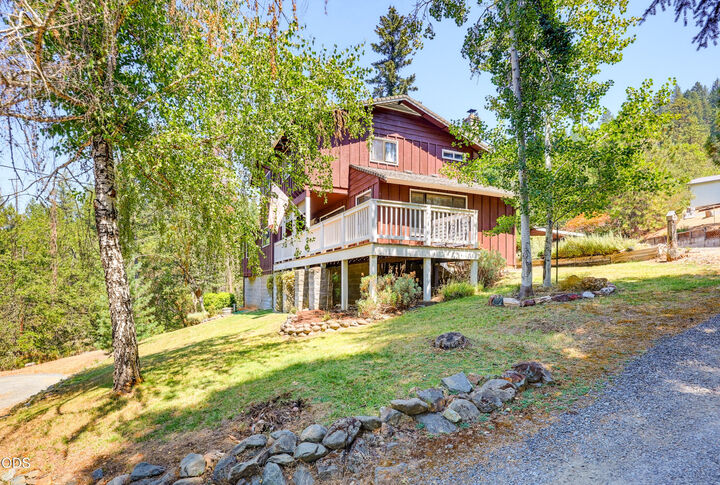 Property Photo:  509 Manzanita Drive  OR 97537 
