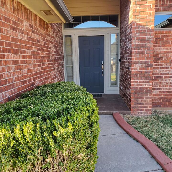 Property Photo:  1617 SW 31st Street  OK 73160 