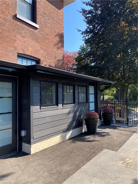 Property Photo: 157 St. Paul Avenue B ON N3T 4G3
