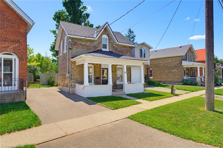 Property Photo: 112 Grand River Avenue ON N3T 4X4