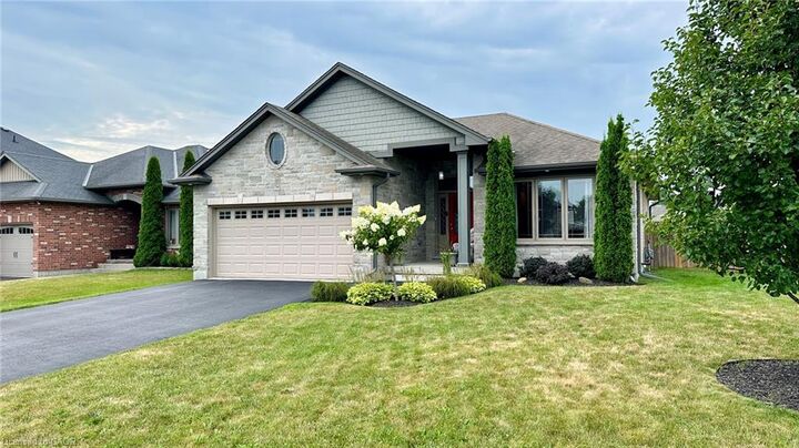 Property Photo: 66 Driftwood Drive ON N3Y 0B4