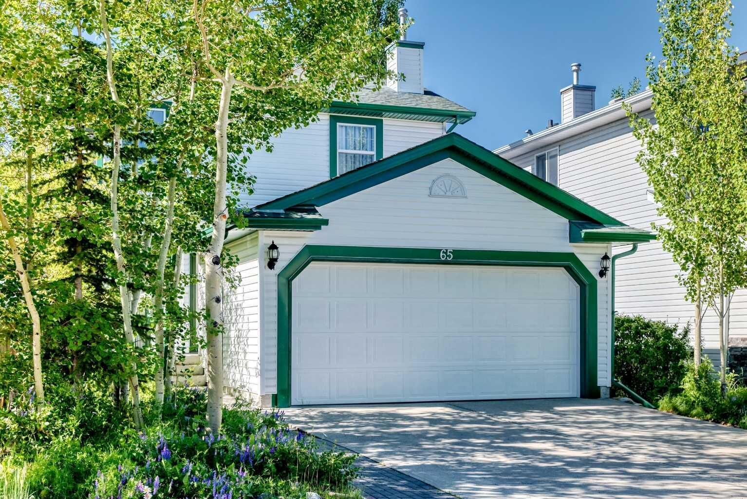 Property Photo: 65 Tuscarora Place NW AB T3L 2G1