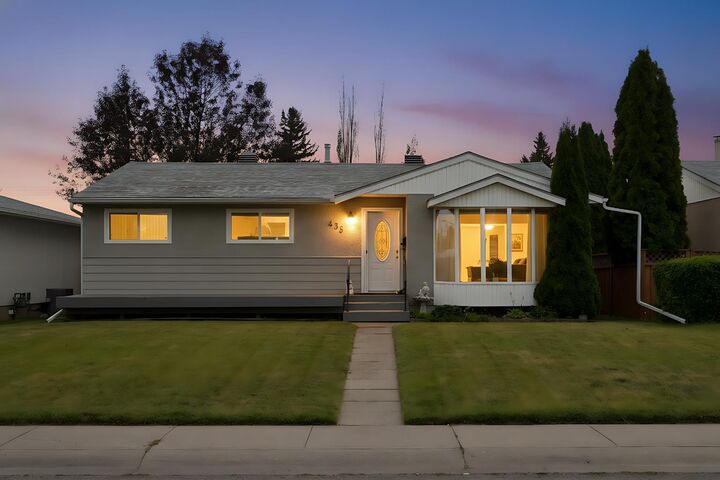 Property Photo: 435 88 Avenue SE AB T2H 1T9