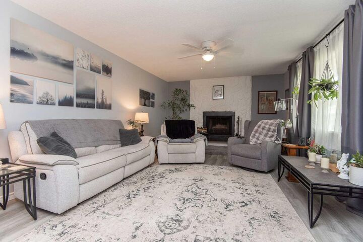 Property Photo: 4606 51 Avenue AB T0C 0J0