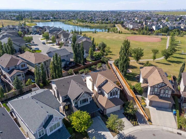 Property Photo: 82 Brightonwoods Green SE AB T2Z 0V8